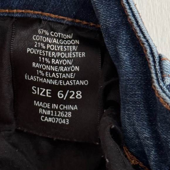 Tahari Kelly Dark Wash Rayon Denim Mid Rise Skinny Jeans 6/28 - Picture 6 of 6